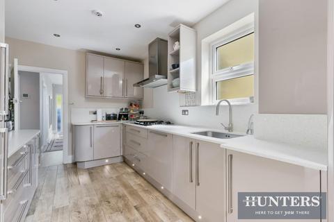 3 bedroom semi-detached house for sale, Great West Road, Isleworth, TW7 4PT