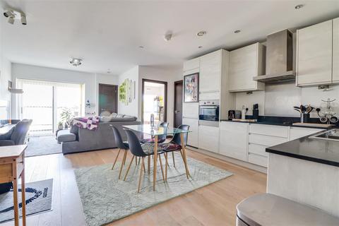 1 bedroom flat for sale, Fairfax Drive, Westcliff-On-Sea SS0