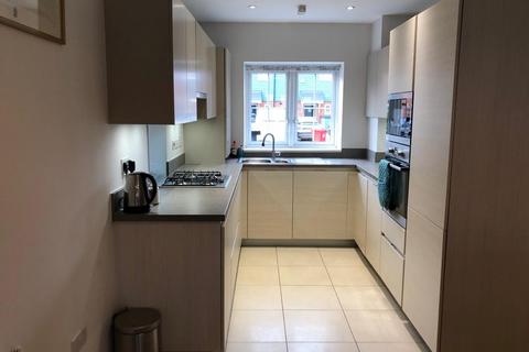 3 bedroom terraced house to rent, Twist way, Slough, Berkshire, SL2