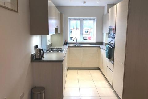 3 bedroom terraced house to rent, Twist way, Slough, Berkshire, SL2
