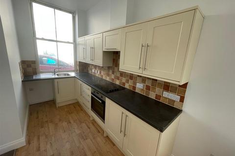 1 bedroom ground floor flat to rent, Queens Gardens, Eastbourne