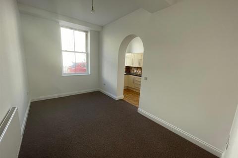 1 bedroom ground floor flat to rent, Queens Gardens, Eastbourne