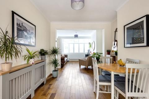 47 Inveresk Gardens, Worcester Park, KT4 7BB