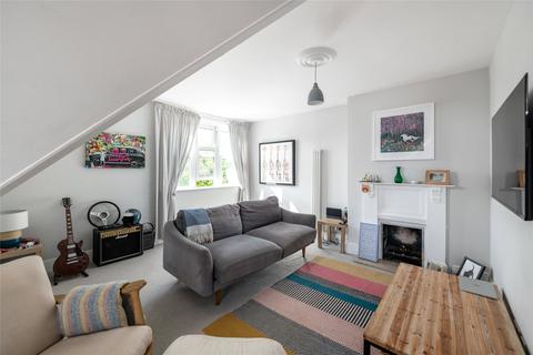 2 bedroom flat for sale, Smoke Lane, Reigate, Surrey, RH2
