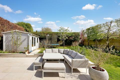 6 Howard Road, Seer Green, Beaconsfield, HP9 2XS
