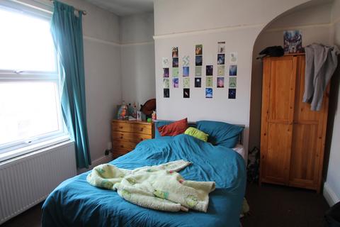 3 bedroom terraced house to rent, 8 Watkin Street, Nottingham