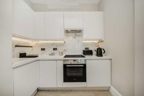 2 bedroom flat for sale, Somerfield Road, London N4