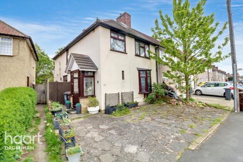 3 bedroom end of terrace house for sale, Sterry Road, Dagenham