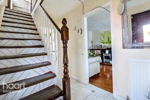 3 bedroom end of terrace house for sale, Sterry Road, Dagenham