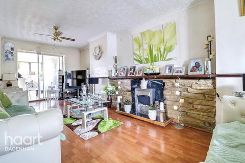 3 bedroom end of terrace house for sale, Sterry Road, Dagenham