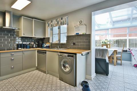 3 bedroom semi-detached house for sale, Acasta Way, Hull, HU9 5SE