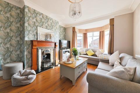 3 bedroom semi-detached house for sale, Kingston Road, Willerby, Hull, HU10 6PX