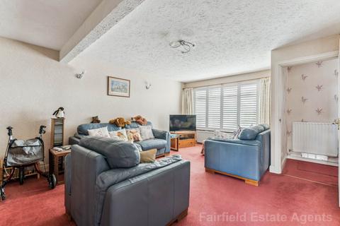 2 bedroom end of terrace house for sale, Harrow Way, Carpenders Park