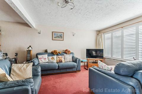 2 bedroom end of terrace house for sale, Harrow Way, Carpenders Park