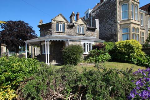 2 bedroom detached house to rent, Westbury Road, Bristol BS9