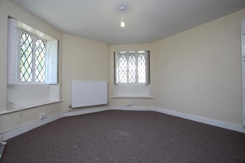 2 bedroom detached house to rent, Westbury Road, Bristol BS9