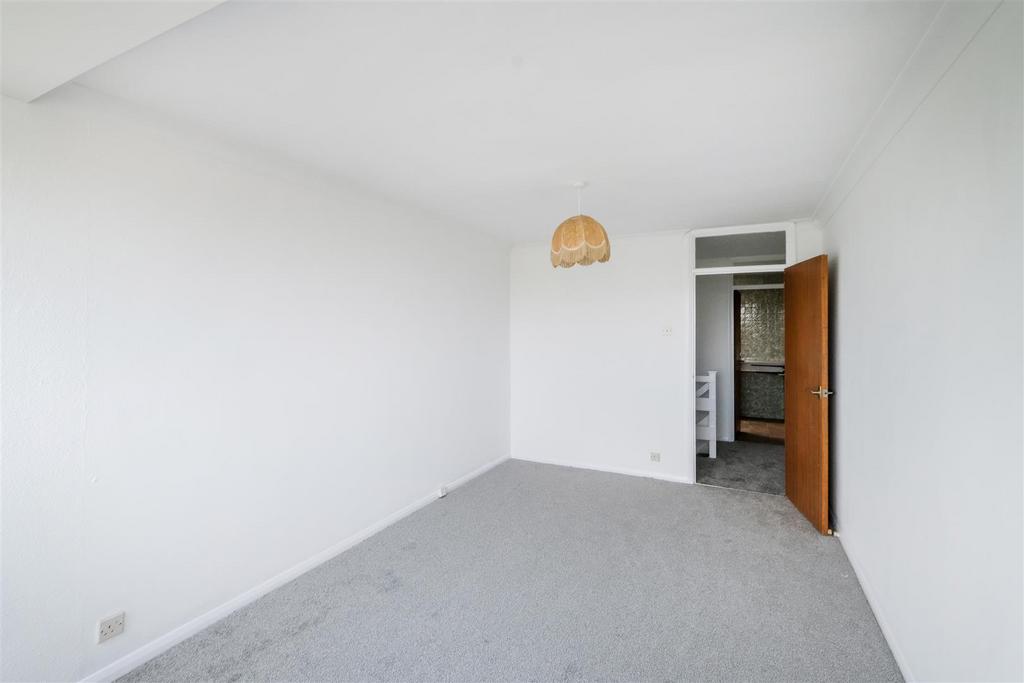 22 Aston court-13.jpg