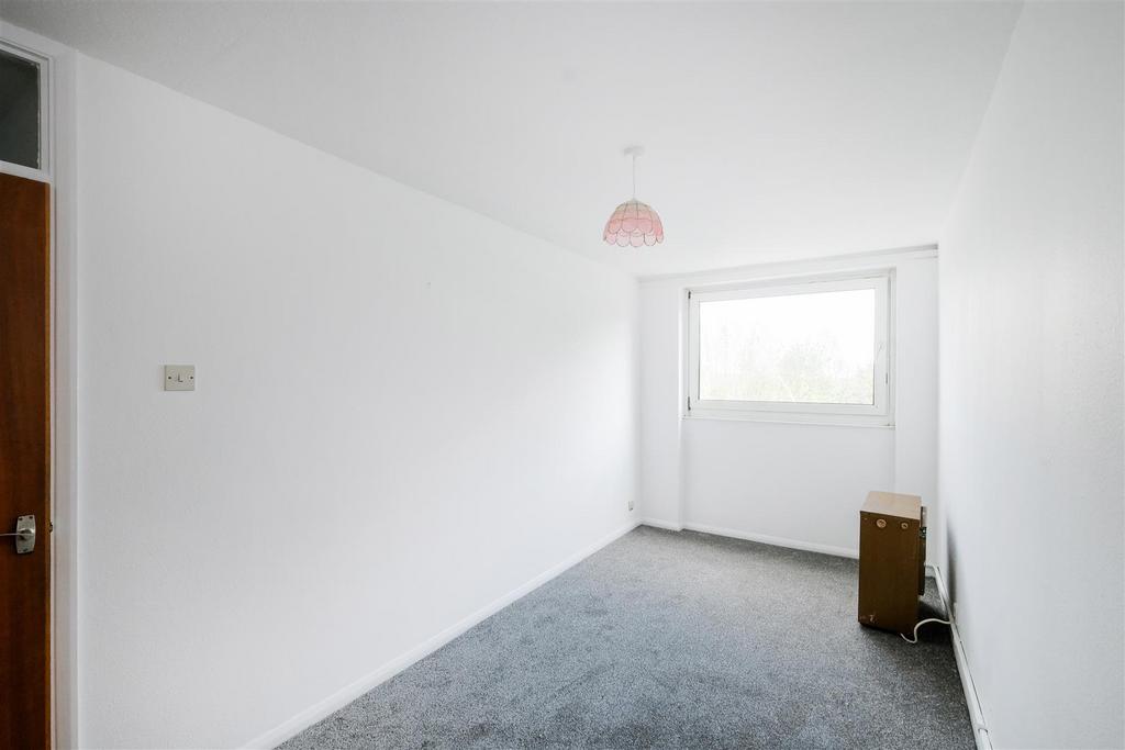 22 Aston court-14.jpg