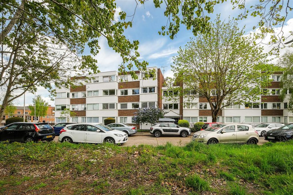 22 Aston court-20.jpg