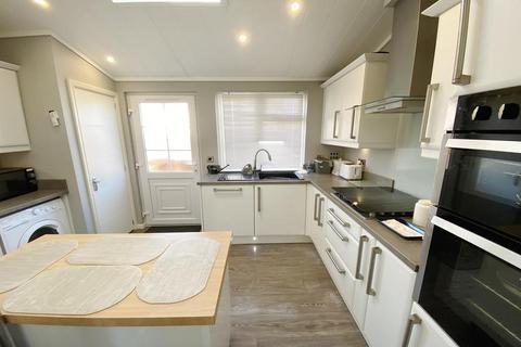 2 bedroom park home for sale, Pinehurst Park, West Moors, West Moors