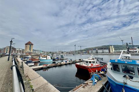 2 bedroom apartment for sale, Marina Villas, Trawler Road Marina, Swansea