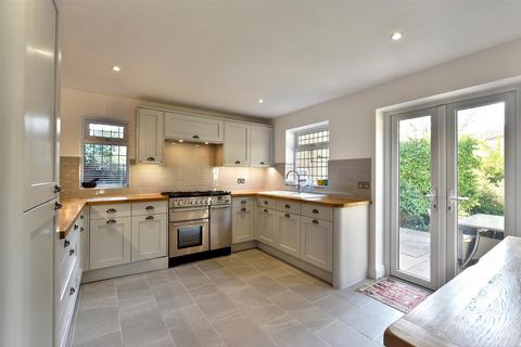 3 bedroom semi-detached house to rent, Station Road, Aylesford