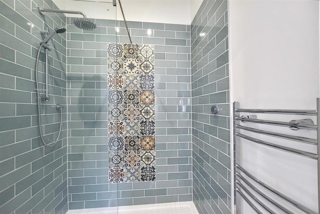 Shower Room.JPG