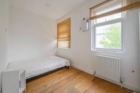 23 Lord Street, London, E16 2DZ