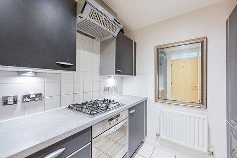 2 bedroom flat for sale, Bridge Court, Canary Wharf, London, E14