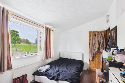 58 Canons Brook, Harlow, CM19 4EE