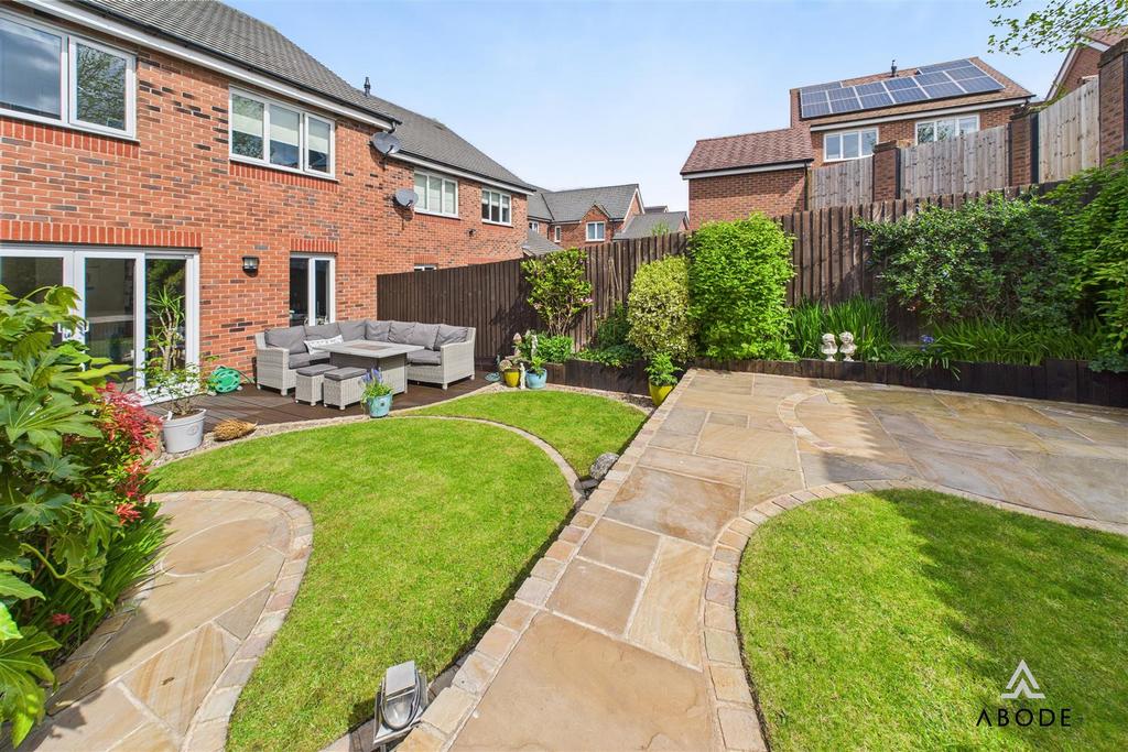 CAM03645 G0-PR0190-STILL020.jpg