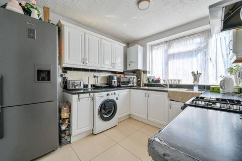 3 bedroom flat for sale, Oak Way, Acton, London, W3