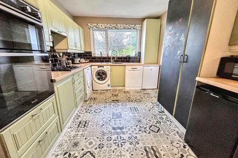 3 bedroom detached bungalow for sale, Northmoor