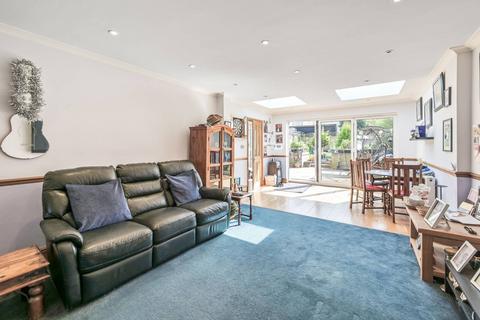 4 bedroom semi-detached house for sale, Brookfield Avenue, Mill Hill, London, NW7