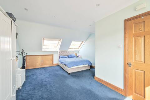 4 bedroom semi-detached house for sale, Brookfield Avenue, Mill Hill, London, NW7
