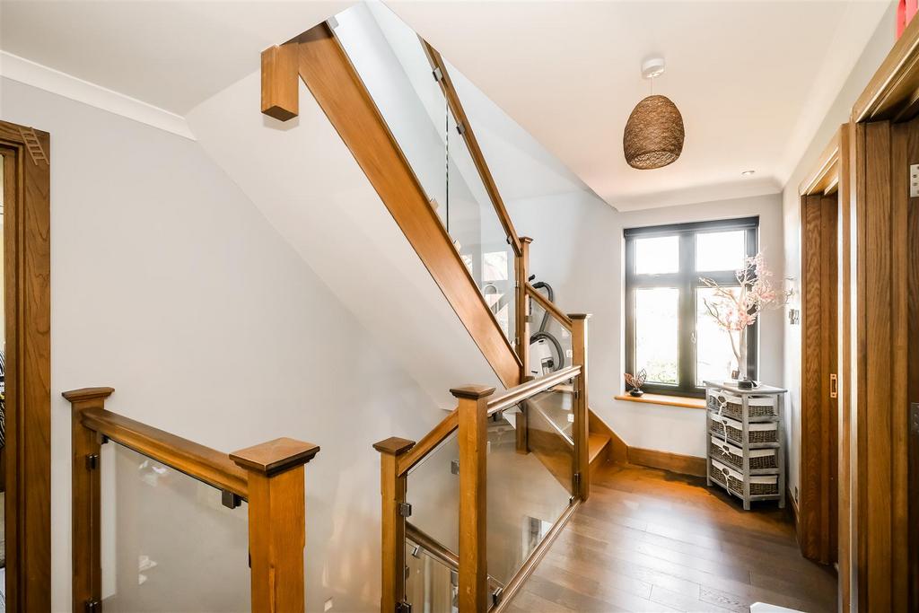 17 Hermitage Close-23.jpg