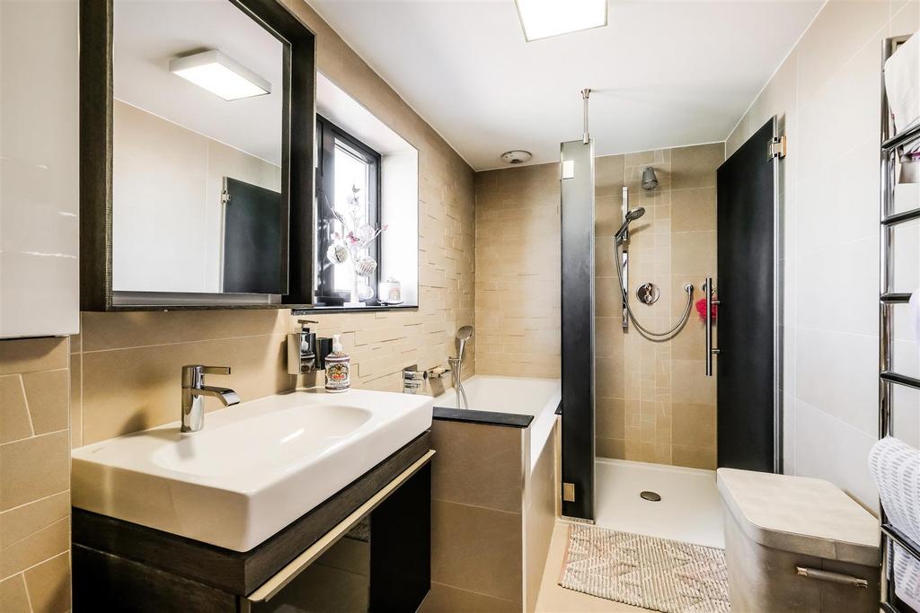 17 Hermitage Close-11.jpg