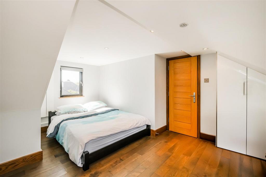 17 Hermitage Close-3.jpg