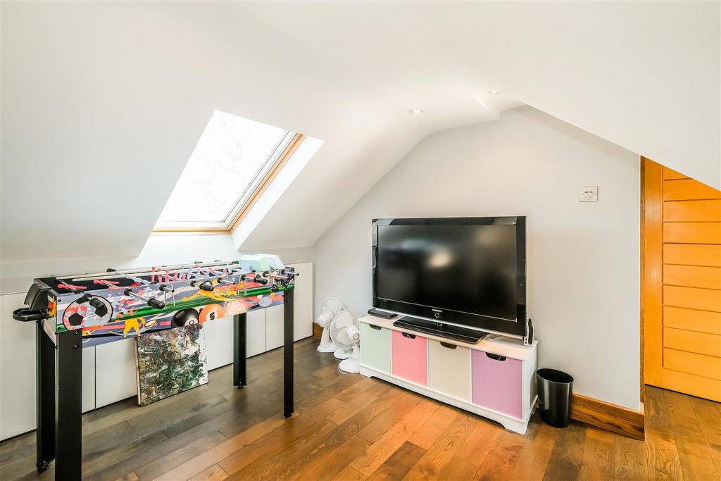 17 Hermitage Close-9.jpg