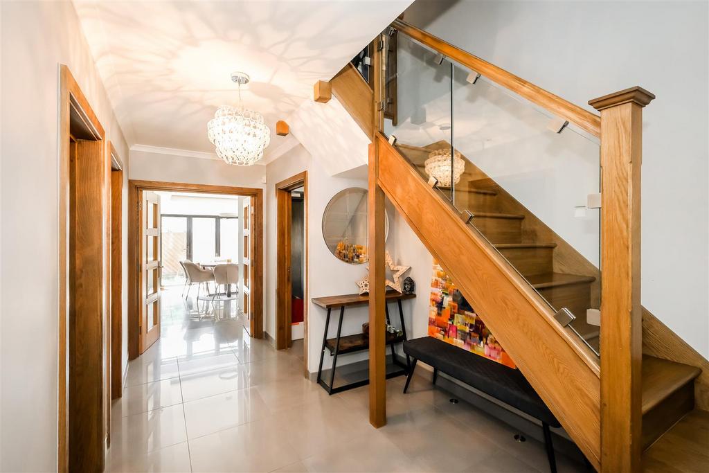 17 Hermitage Close-24.jpg