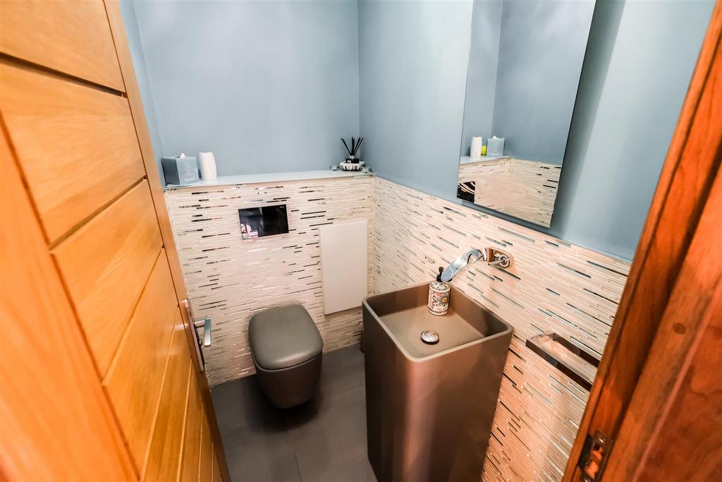 17 Hermitage Close-27.jpg