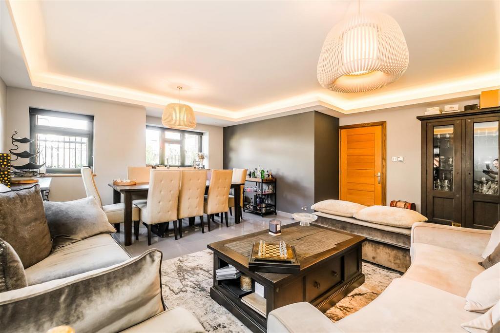 17 Hermitage Close-40.jpg