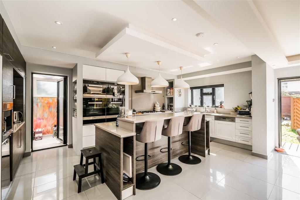 17 Hermitage Close-29.jpg