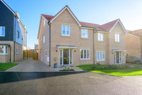 4 bedroom detached house for sale - Hampton Heights, Peterborough PE7