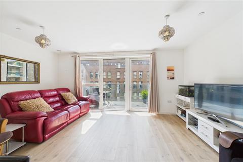 3 bedroom flat for sale, Chamberlain Court, 11 Ironworks Way, London, E13 9GF