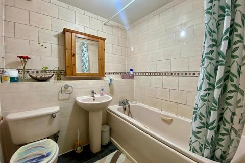 2 bedroom house share to rent, Mitcham CR4