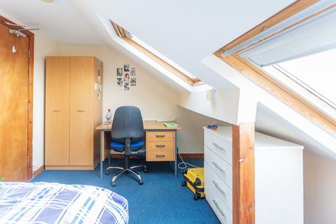 5 bedroom house to rent, Kimbolton Avenue, Nottingham NG7
