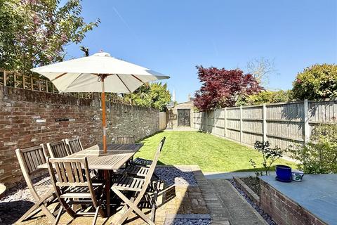 4 bedroom semi-detached house for sale, Baddow Place Avenue, Chelmsford