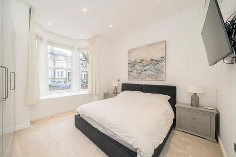 3 bedroom flat for sale, Fordwych Road, London NW2