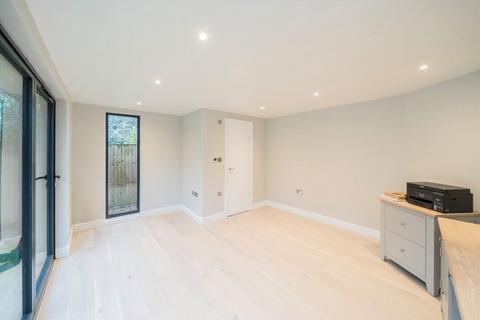 3 bedroom flat for sale, Fordwych Road, London NW2